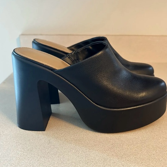 Gianni Bini So Chic Black closed toe platform mule size 10 New - Picture 2 of 5